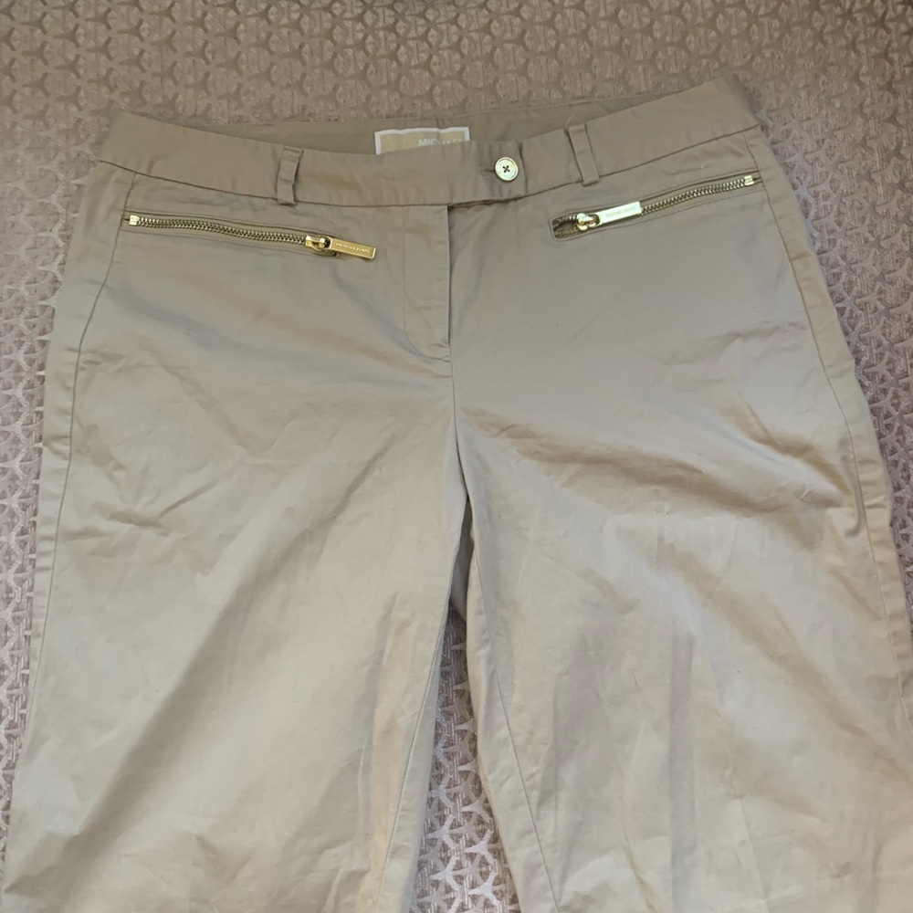 Micheal Kors Tan shorts with Gold Zipper Accents size 8
